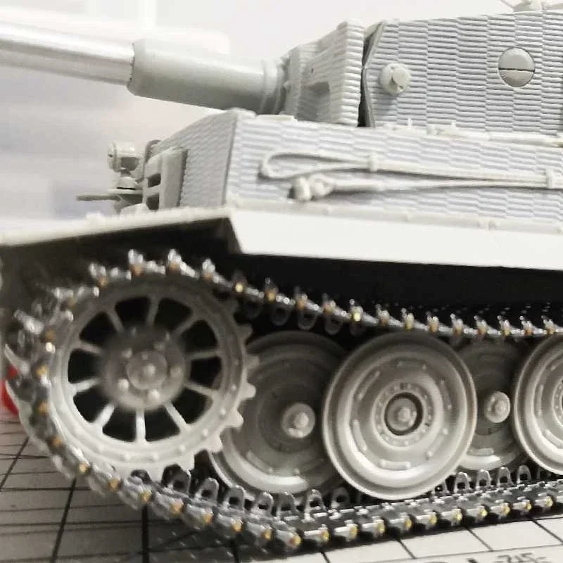 Металлические гусеничные звенья в масштабе 1/35 с металлическим штифтом для