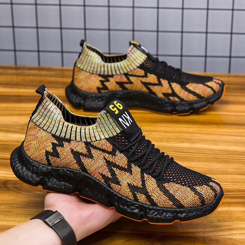 

New men's and women's same style shoes 2022 spring new breathable fly-woven mesh casual men's socks shoes sports running shoes