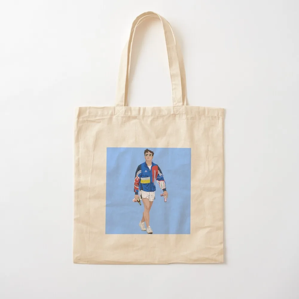 Копия Paul Mescal (удерживающая розовый джин Gordon's Crabbies и креветки коктейльные чипсы)