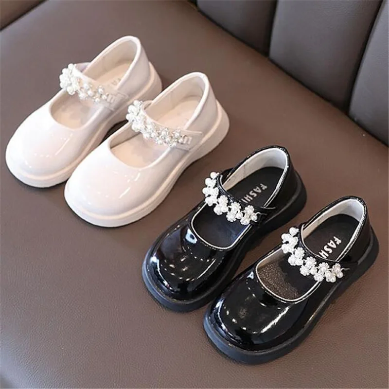 

2022 new girls leather shoes fashion rhinestone Princess Shoes Mary Jane Soft Sole flat shoes middle large children's one shoes