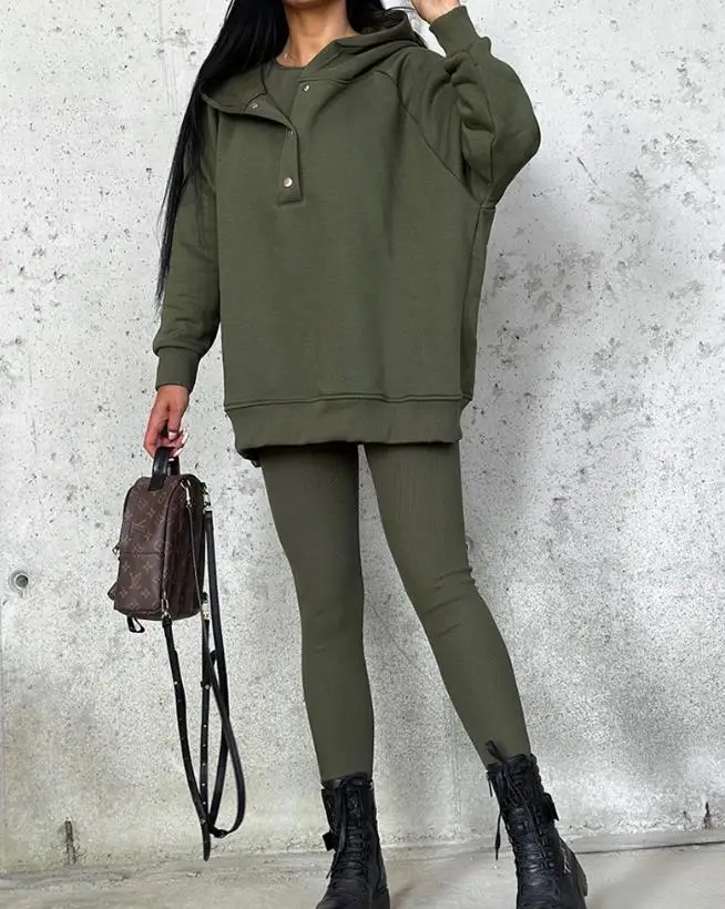 Рисунок 2 - Женский модный костюм из трех предметов