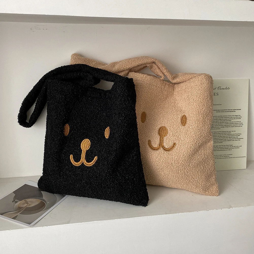 

Милая сумка с мультяшным медведем для женщин, 2022 мягкие мешки-ведра из овечьей шерсти, Женская вместительная сумка-тоут, пушистые сумки чере...