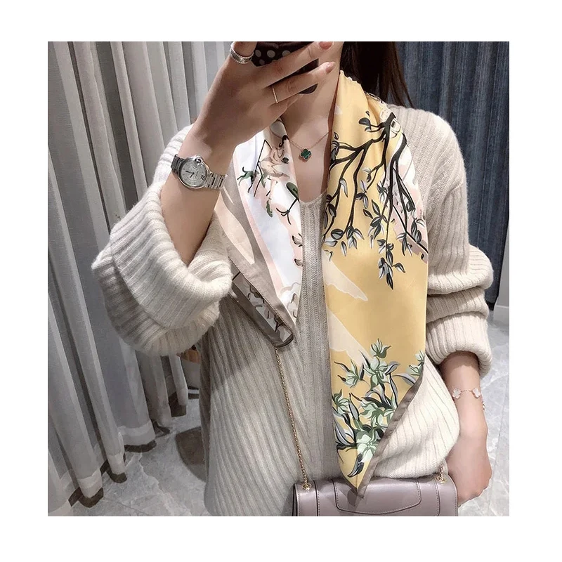 Женский квадратный шарф из искусственного шёлка с принтом