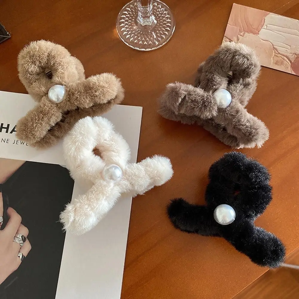 

Pearl Plush Hair Claw Vintage Faux Rabbit Fur Acrylic Winter Hair Clip Headwear Korean Style Cross Shark Clip