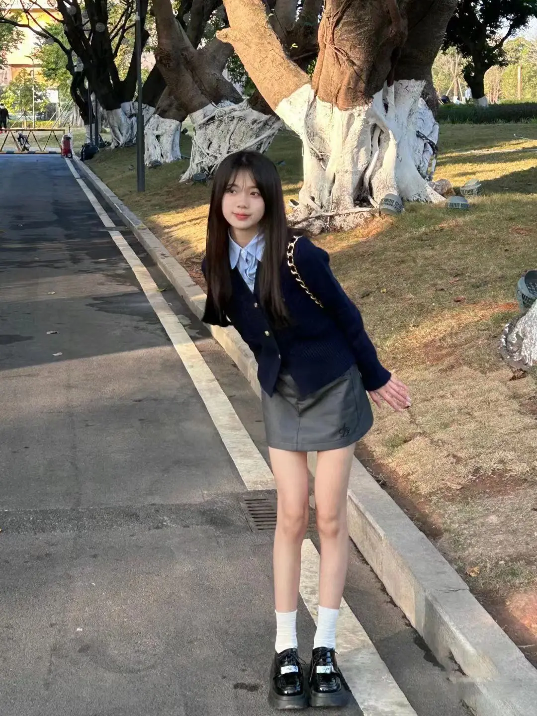 Женский трикотажный комплект из трех предметов модный офисный одежды в