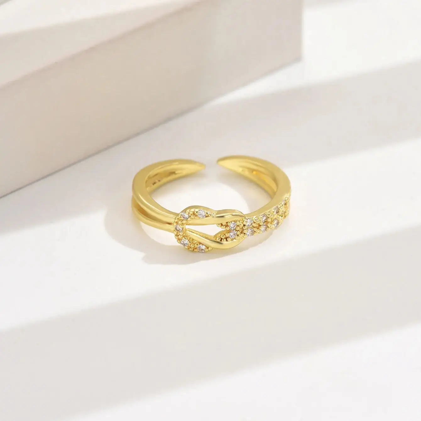 Полое Кольцо Poulisa С Геометрическим Рисунком И Кубическим Цирконием Модные Медные