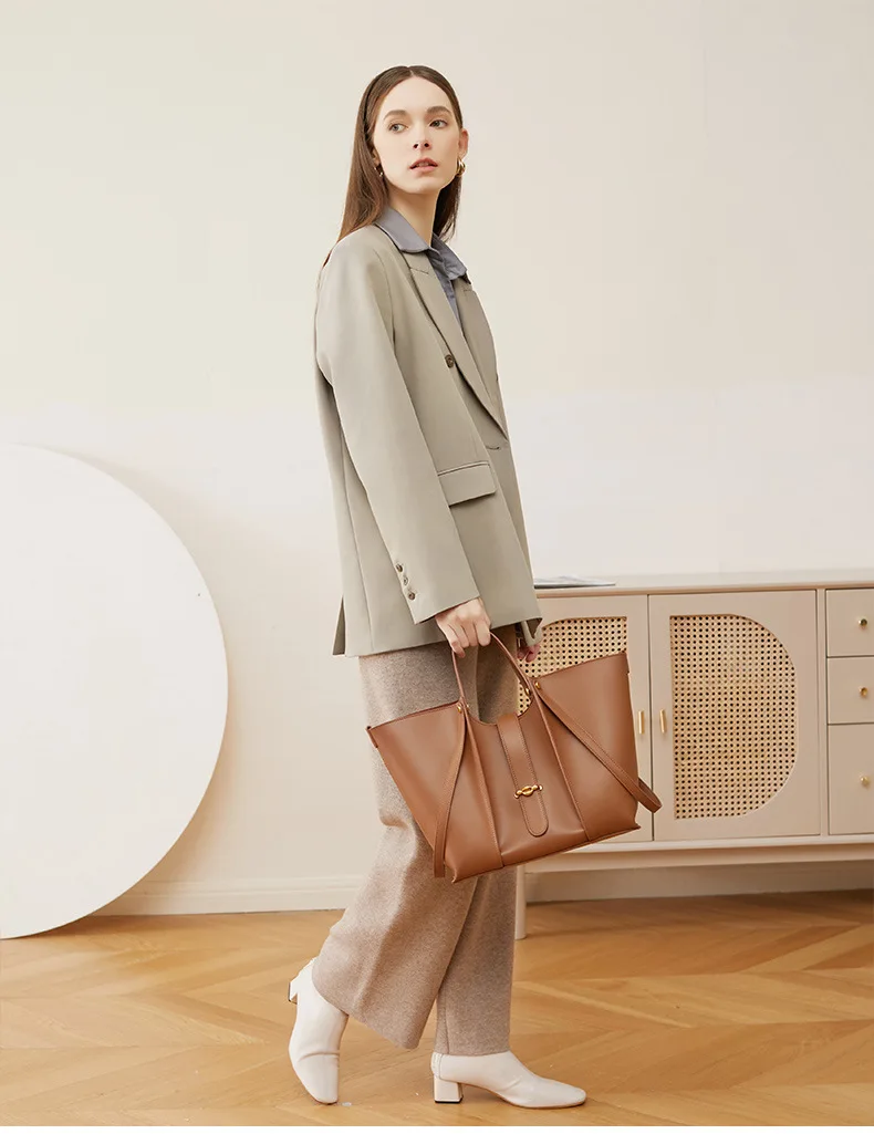 New Cowhide High Capacity Tote Cross Shoulder Women's Bag