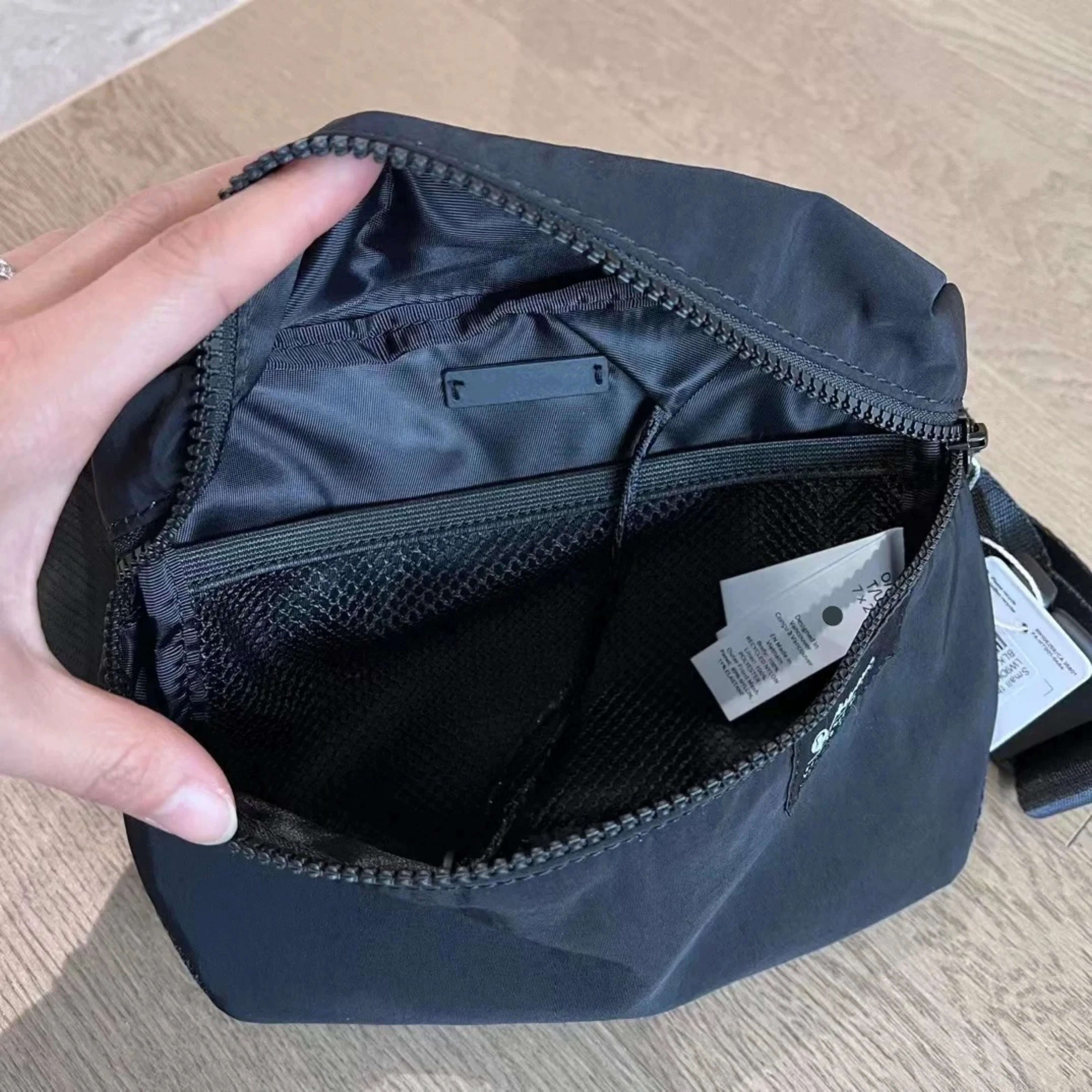 NWT Luluwomen Clean Lines Belt Bag 2L Water-Repellent Fabric Fashion Outdoor Activity Crossbody Bag Gym Girl Sports Waistpack