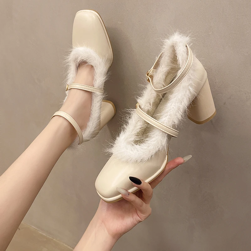 Брендовая женская обувь на высоком каблуке с мехом массивная зимняя теплая новая