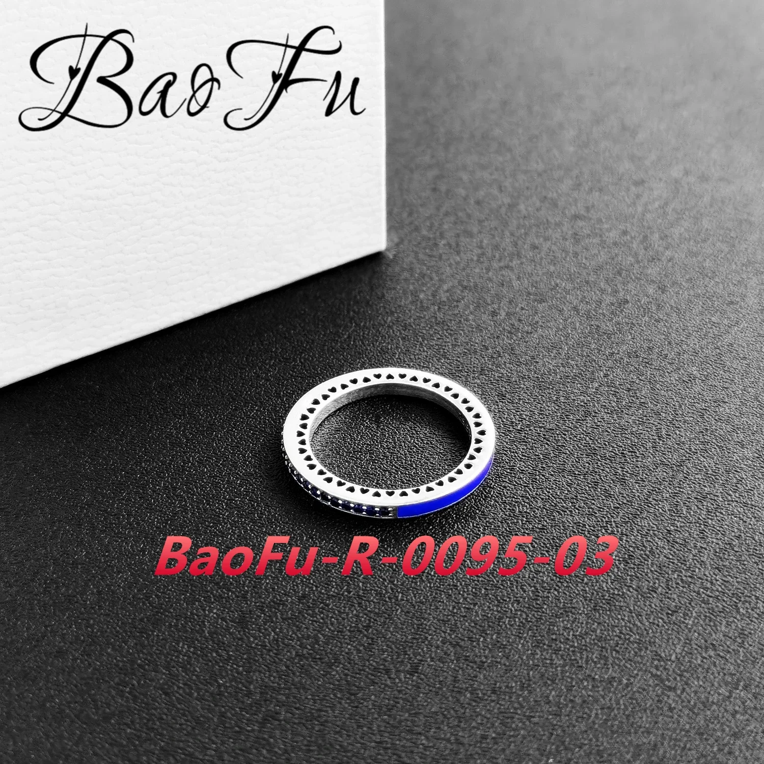 Женское кольцо из серебра 925 пробы с разноцветной эмалью