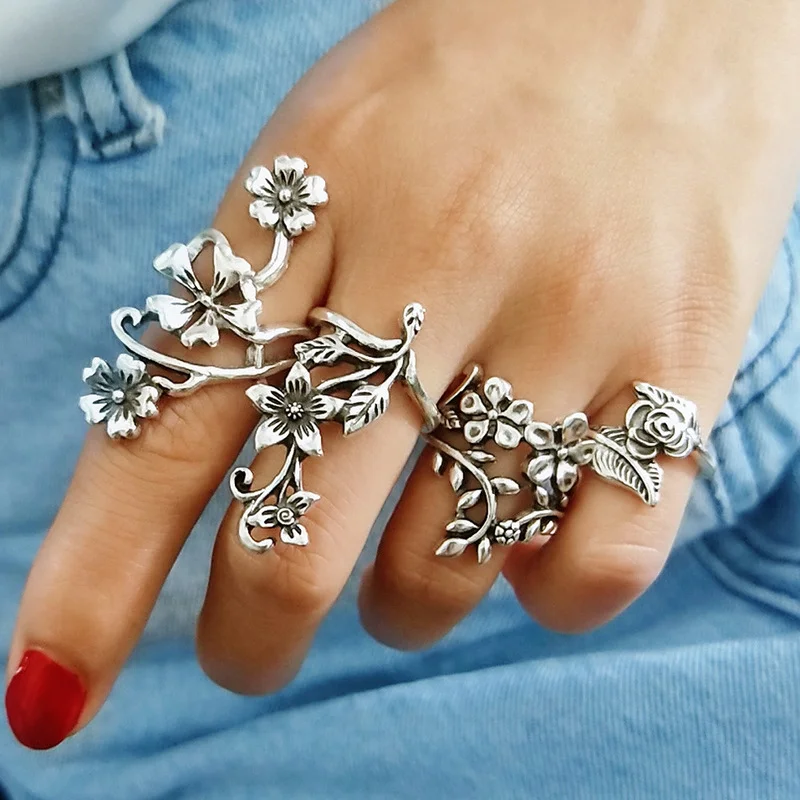 

4pcs/set Antique Silver Color Vintage Bohemia Ring Set Rose Flower Rings for Women Charm Bohemia Floral Knuckle Ring