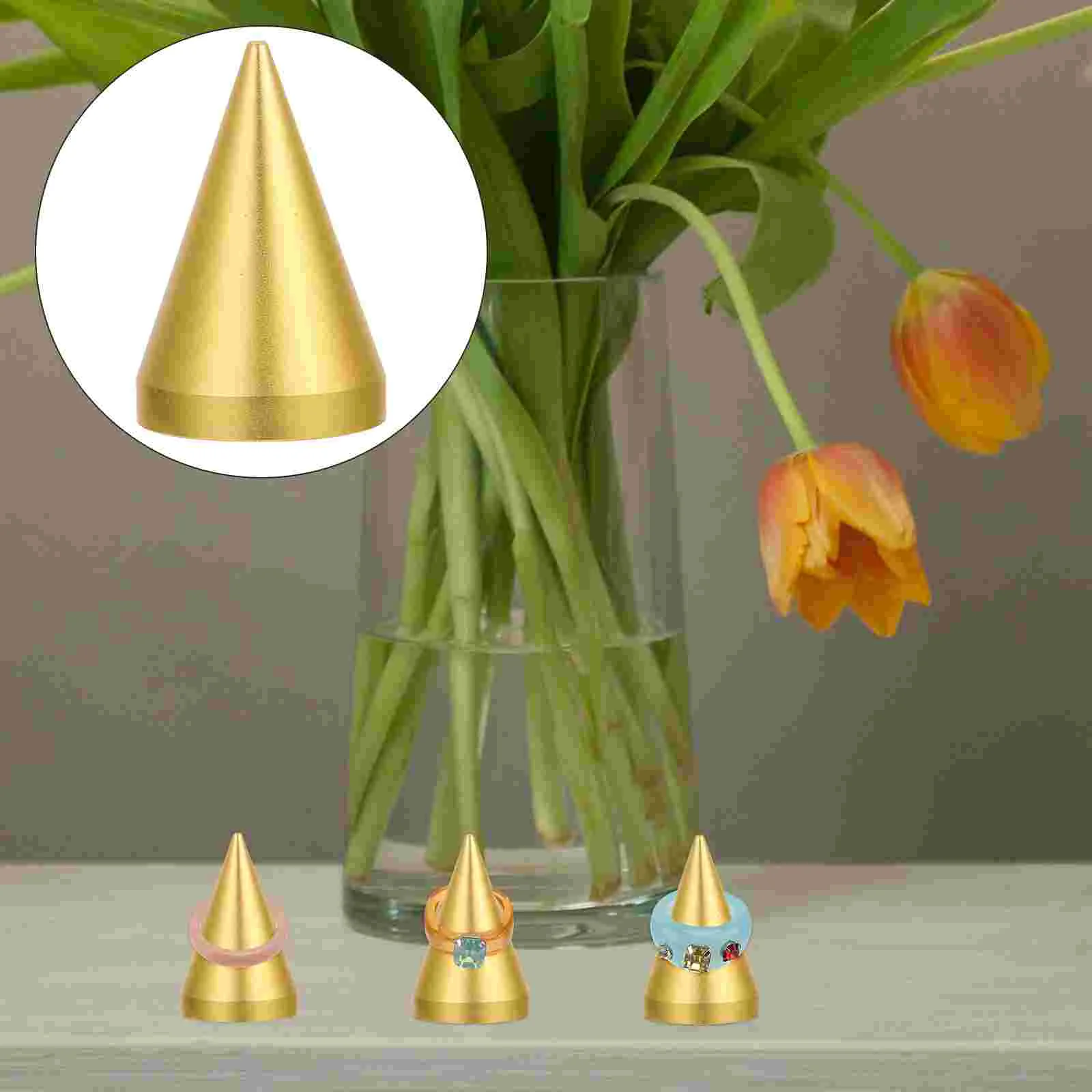 

Подставка для хранения колец и серег в форме конуса