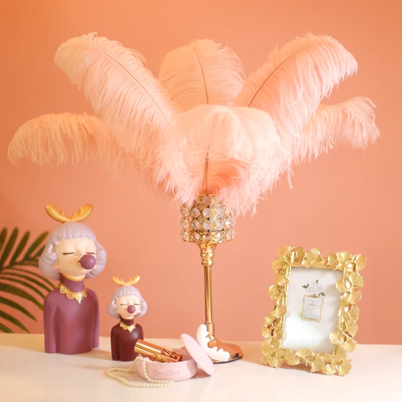 

Upscale Wedding Table Centerpieces Decor Crystal Glass Candlestick Feather Rack Vase For Party Banquet DIY Decoration Supplies