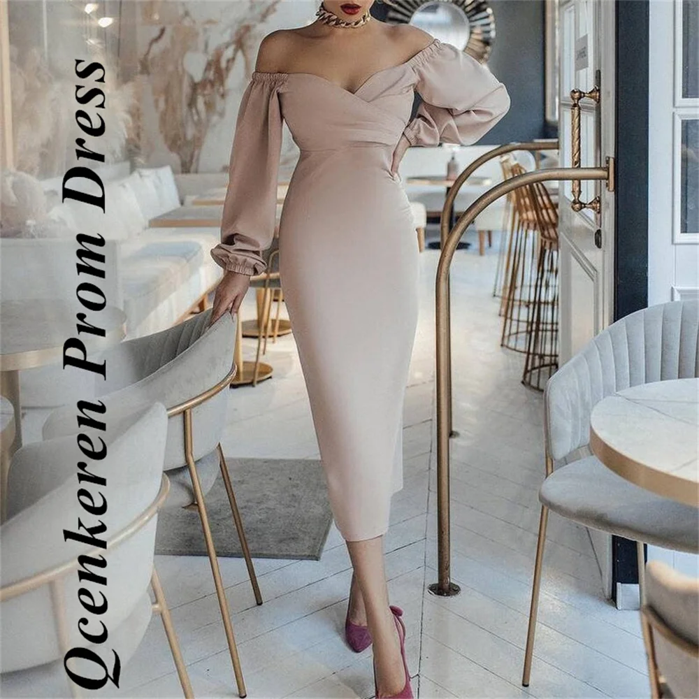 Женское платье с открытыми плечами длинным рукавом и открытой спиной