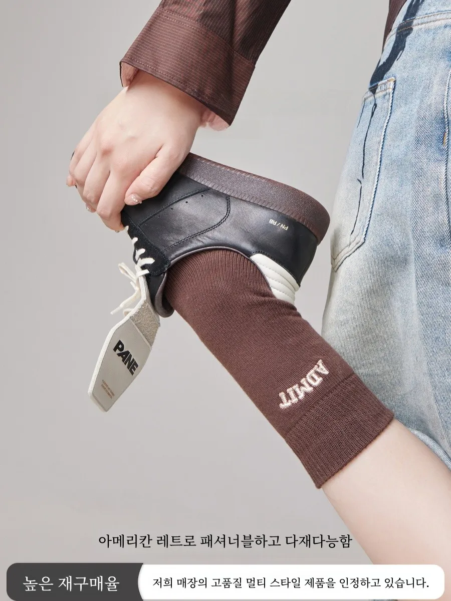 Простые студийные носки женские весенне-осенние белые с надписями без косточек