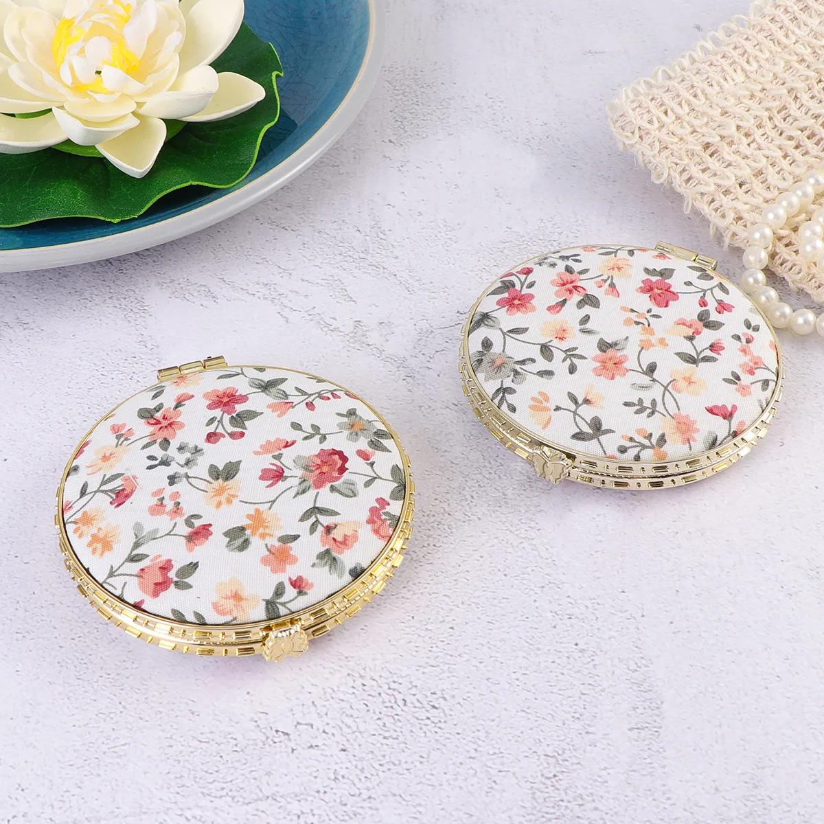 

Mirror Pocket Double Sided Purse Makeup Compact Travel Mirrors Folding Portable Mini Women Vintage Metal Handbag Magnifying