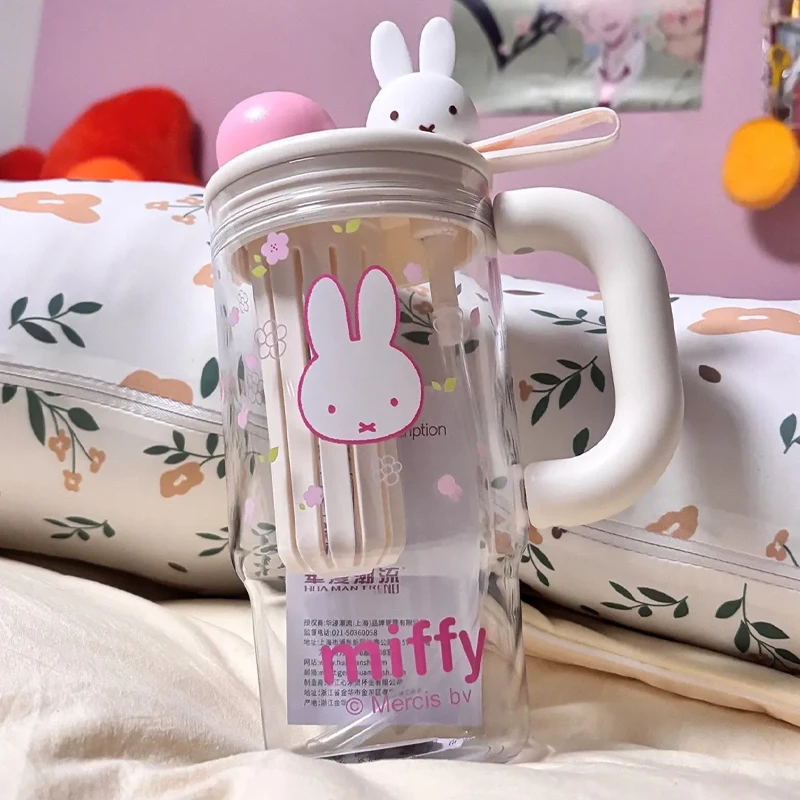 Фото В наличии: Оригинальный стакан-термос Miffy Tritan с милым кроликом, с заварником для чая и соломинкой, портативная бутылка для воды 760 мл, подарки на день рождения №2