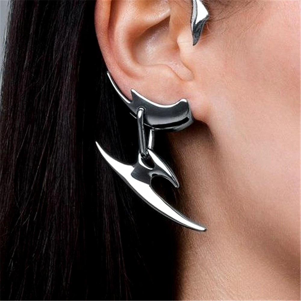 

Cyberpunk Mechanical Style Dart-shaped Dagger-style Earrings With Personalized Street Photography Jewelry For Men and Women
