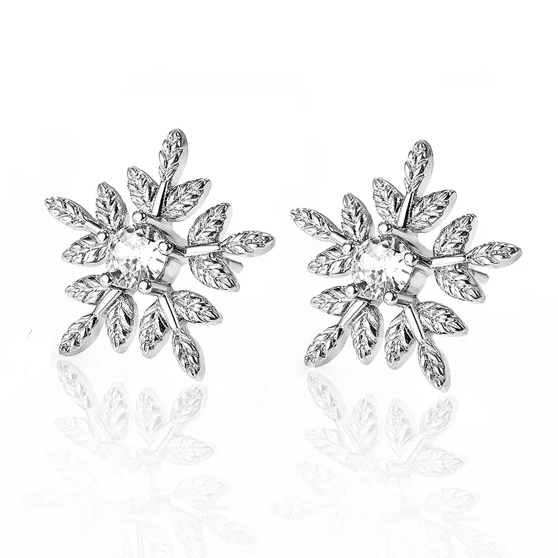 

Classic Sweet Snowflake Women Stud Earring Full Pavedcubic Zirconia Luxury Female Wedding Earrings Jewelry New Arrival Item