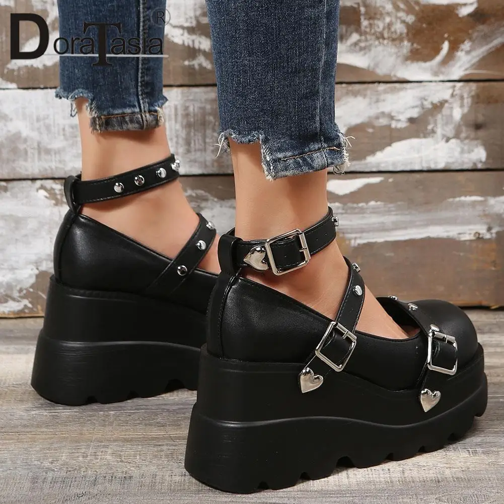 Brand New Ladies Goth Platform Pumps Fashion Heart Buckle Rivet Punk Wedges High Heels women's Pumps Party Street Shoes Woman