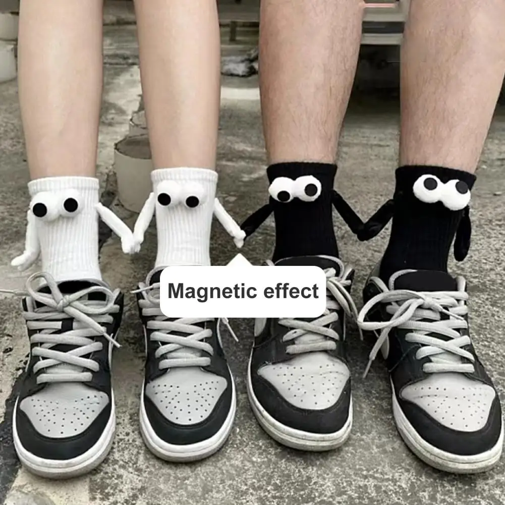 

1 Pair Linking Couple Socks Magnetic Suction 3D Doll Lovers Socks Couple Holding Hands Funny Socks Mid-Tube Cute Socks Gifts