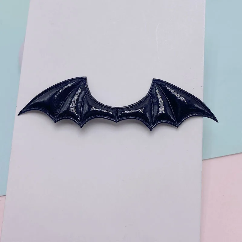 

Кожаные крылья летучей мыши