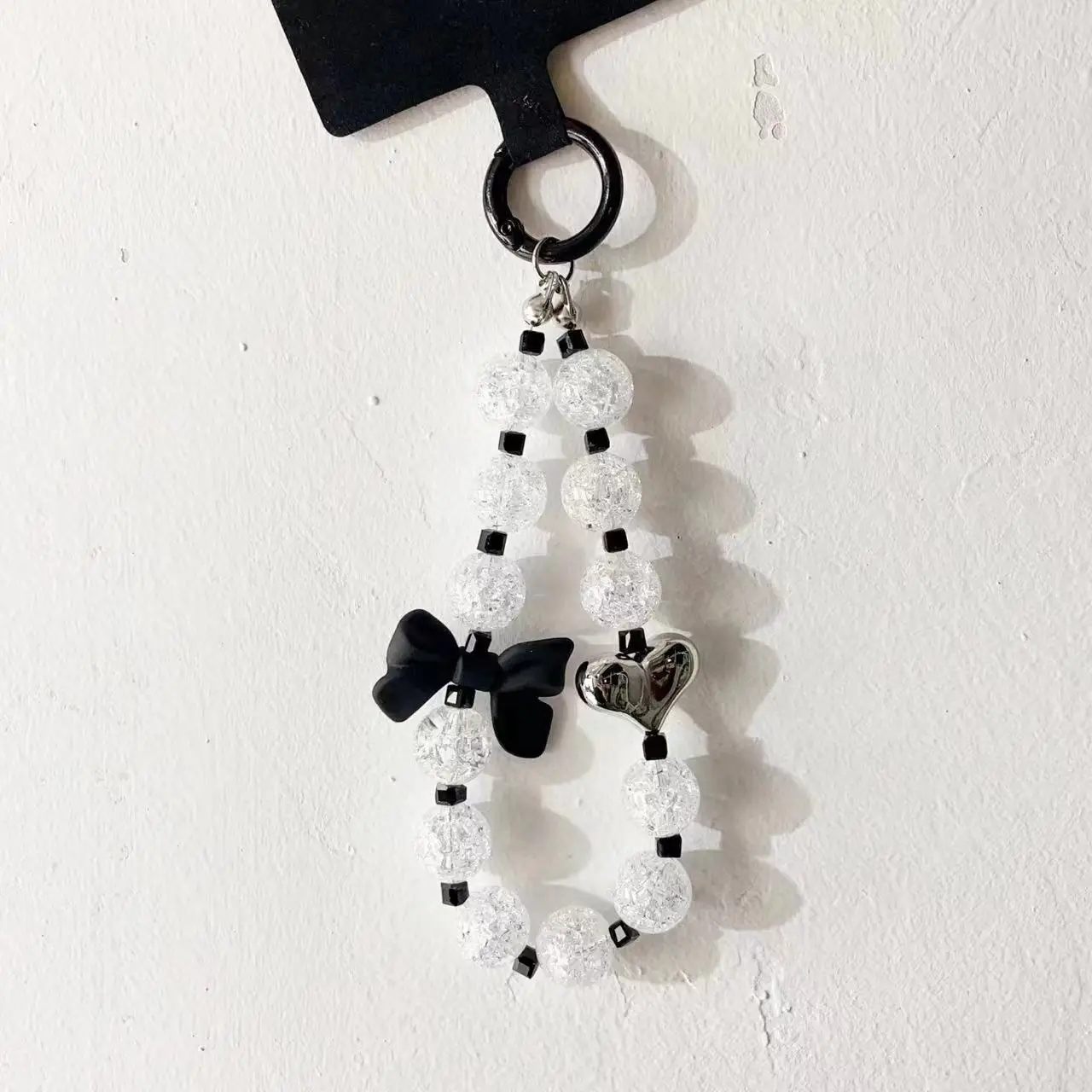 

Новая стильная Корейская версия, простой свежий белый акриловый трещинный бисерный бант, серебряная романтичная Фотосумка с цепочкой