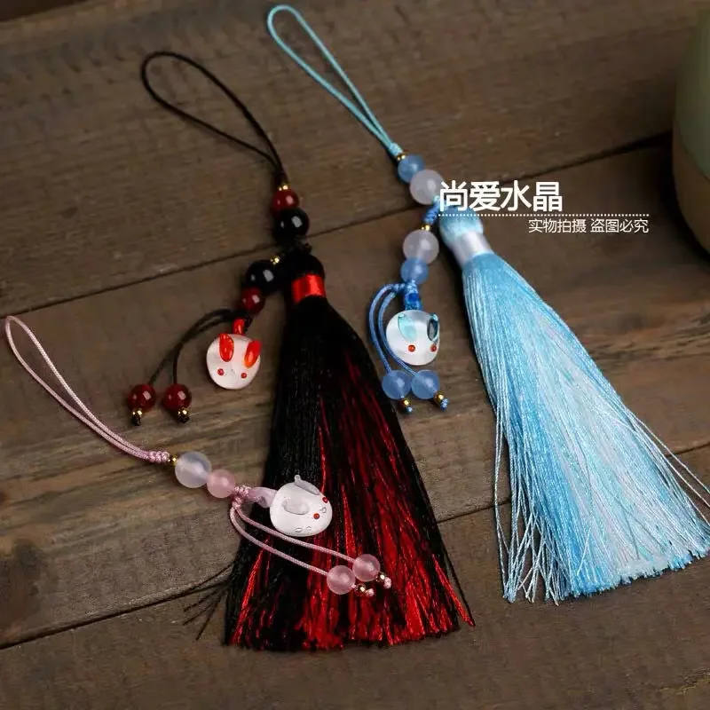 Брелок с кисточками и для украшения дома