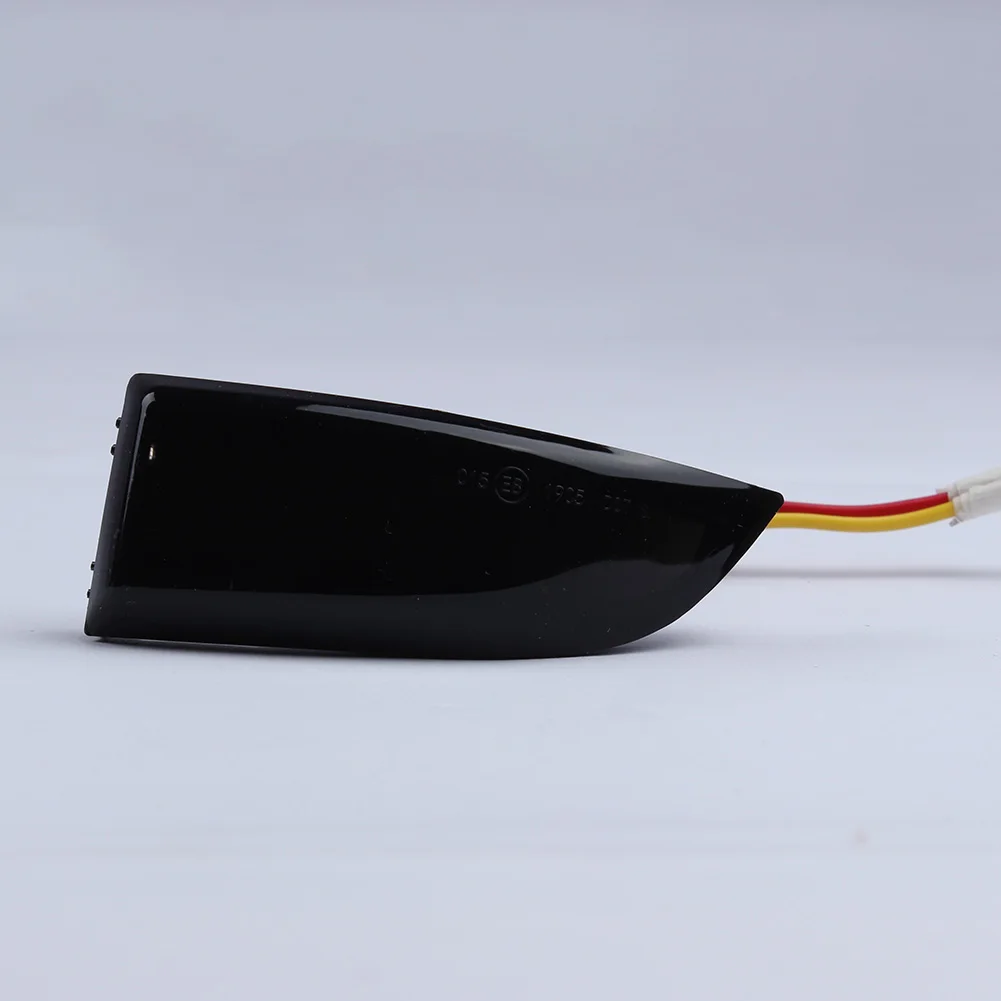 

2PCS LED Dynamic Turn Signal Light Side Mirror Flashing Light For Renault Megane MK3 Scenic Turn Signal Indicator Light