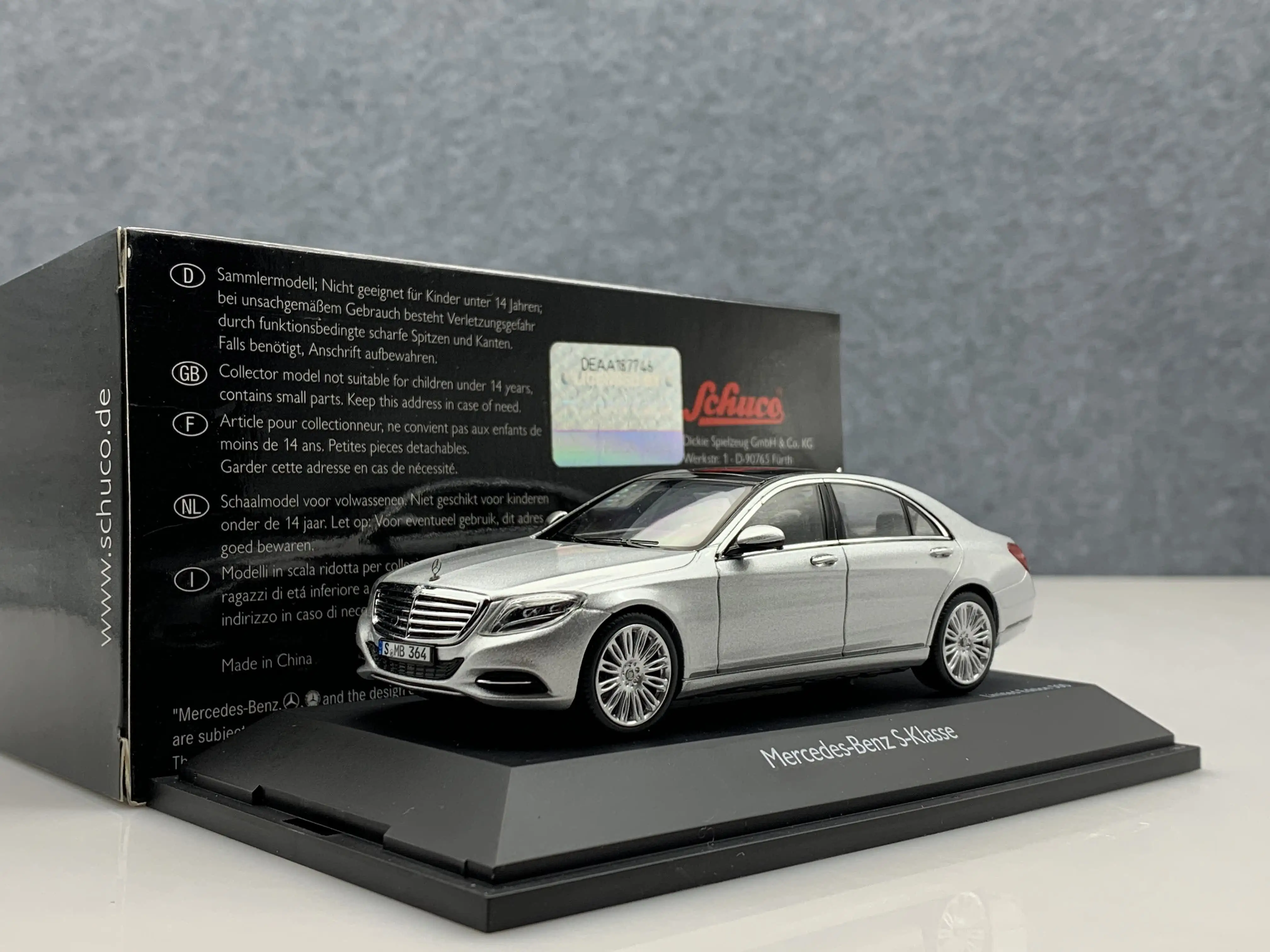 Фото Модель автомобиля SCHUCO S-KLASSE W222 из литого металла, масштаб 1:43, серебристая №1