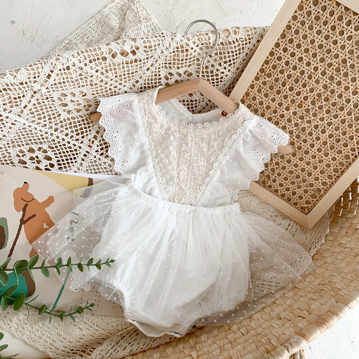 

Ins Summer 2023 Korean Toddler Baby Girls Romper Lace Ruffle Sleeveless Roundneck Solid Cotton Mesh Skirt Infant Girls Bodysuit