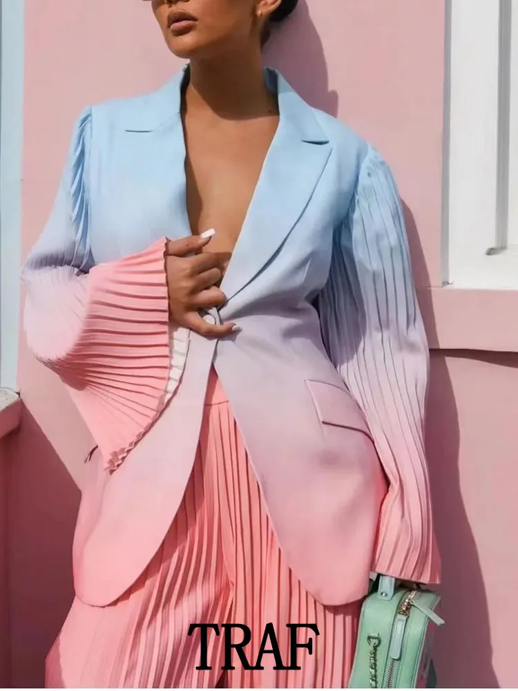 

Женский комплект из блейзера и свободного покроя, с постепенным обжимом