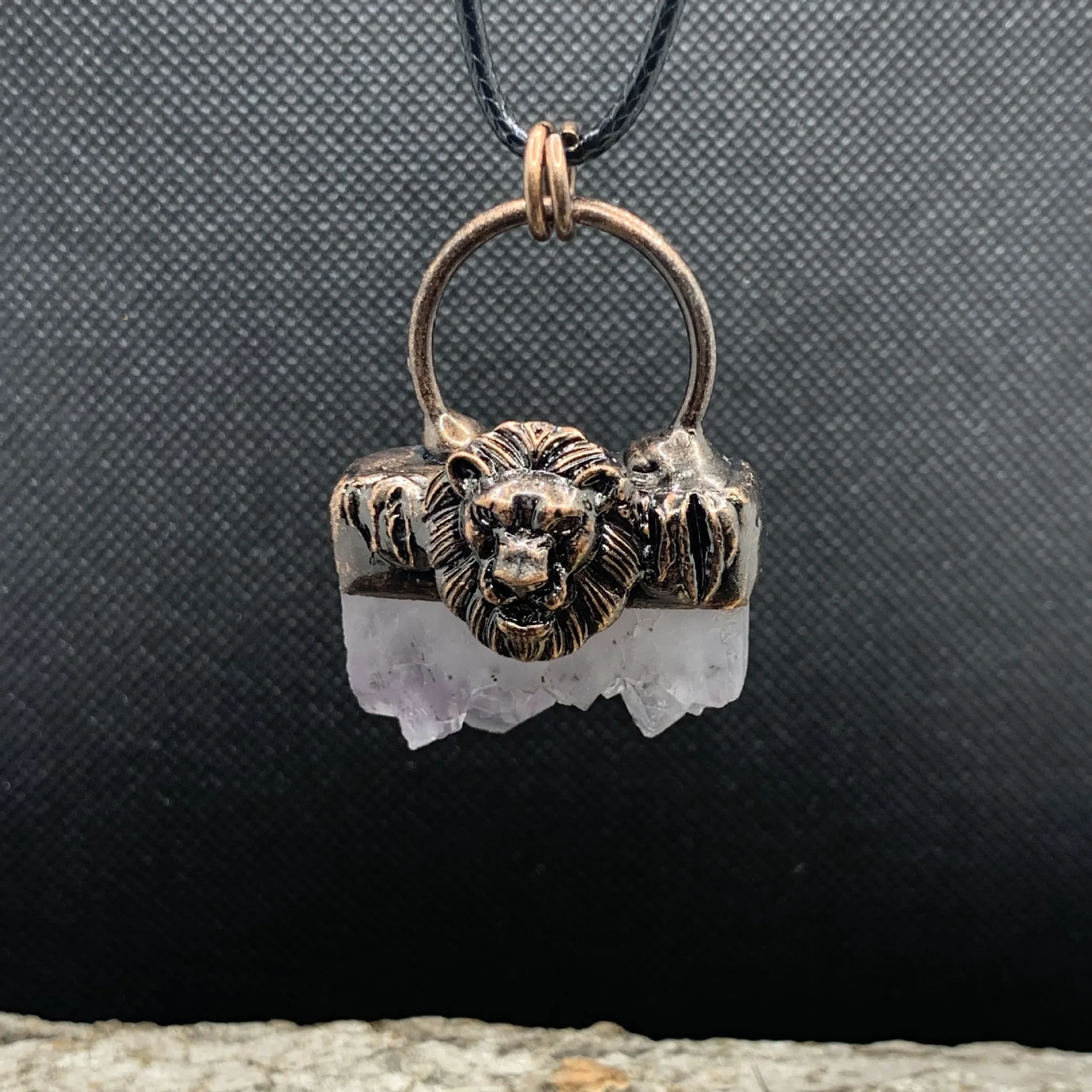 

Natural Amethysts Druzy Lion King Pendant Healing Crystal Antique Bronze Charms for Necklace Jewelry Making DIY Accessories