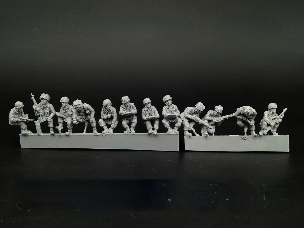 

1/72 Scale Die-cast Resin DIY Model Assembly Kit British Army Car Seated Paratrooper 12 Model Toys Unpainted Free Shipping