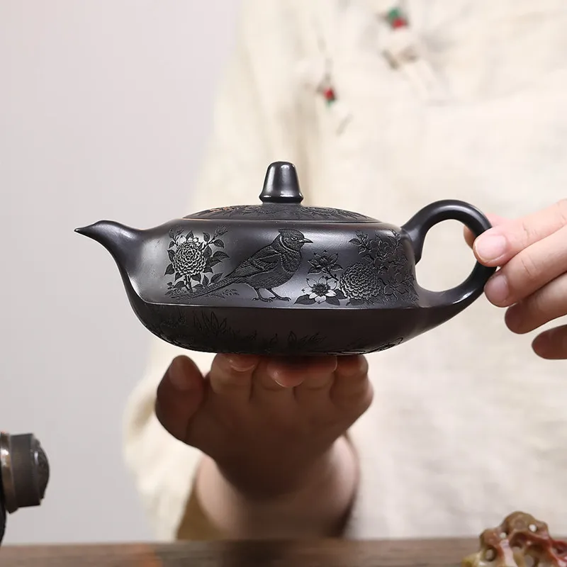 

Фиолетовый глиняный чайник BRTRINBSY TEA 340 мл