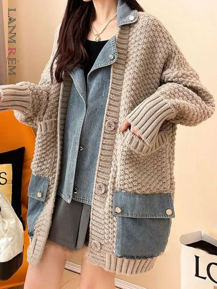 

LANMREM Knitted Denin Patchwork Loose Coat Women Lapel Loose Pockets Contrast Color Spliced Sweater Fashion Winter New 2AA4089