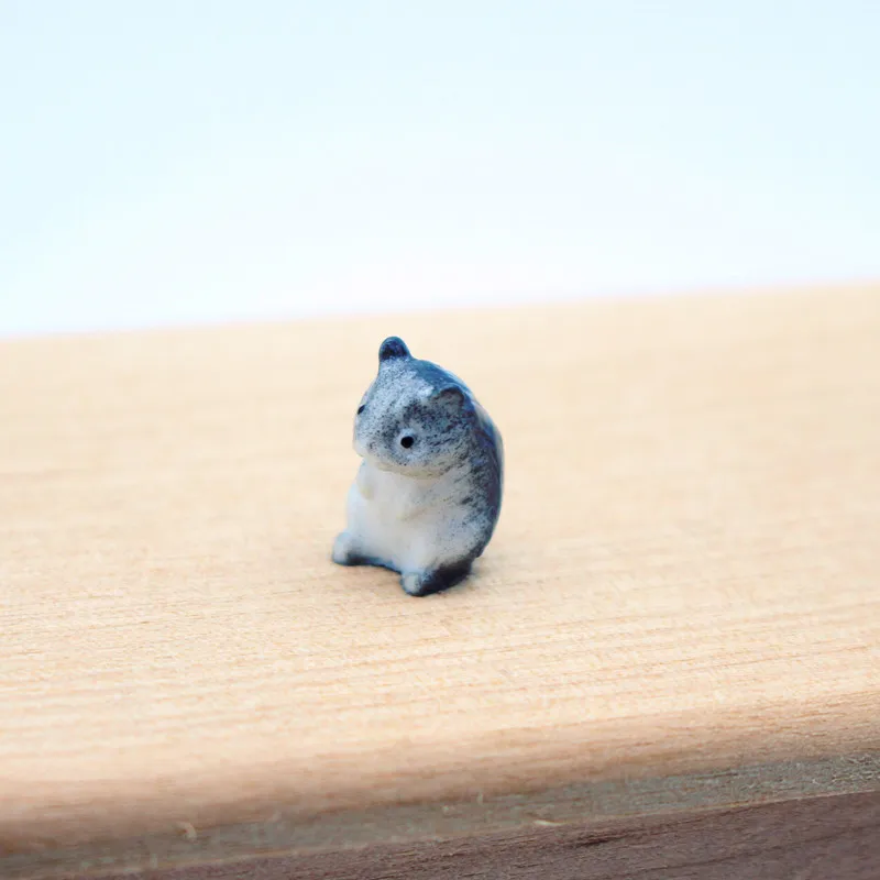 

Миниатюрный хомячок из смолы