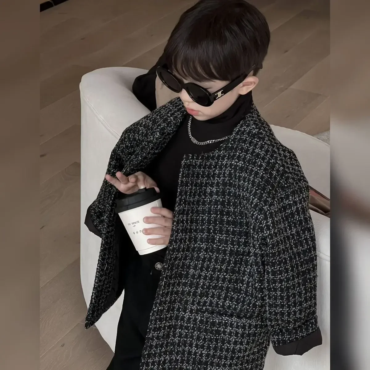 Пальто для мальчиков 2024 осенне-зимняя новая детская одежда черное твидовое