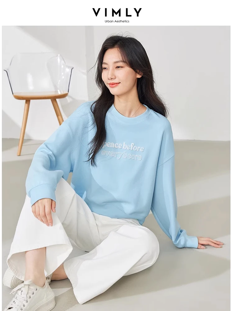 Свитшот женский хлопковый с круглым вырезом и вышивкой