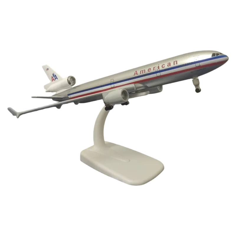 Фото Масштабная модель самолета American Airlines MD11 (400:1, 21 см) из сплава, игрушка, украшение для рабочего стола, подарок на день рождения для детей, коллекционный предмет авиационной тематики. №1