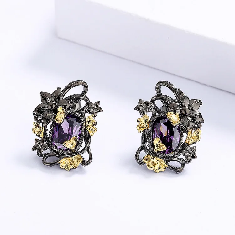 Женский ювелирный комплект из колье серёг и кольца |