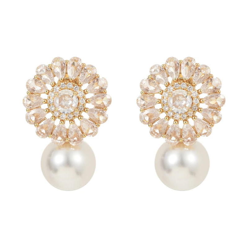 French Autumn and Winter New Retro Pearl Niche Design Exquisite Zircon Petals Light Luxury Earrings for Women Jewelry.