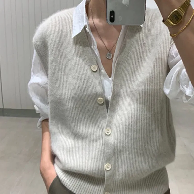 

2022 Autumn and Winter Warm Knitted Vest Sweater for Women Loose Solid Sleeveless Sweater Waistcoat