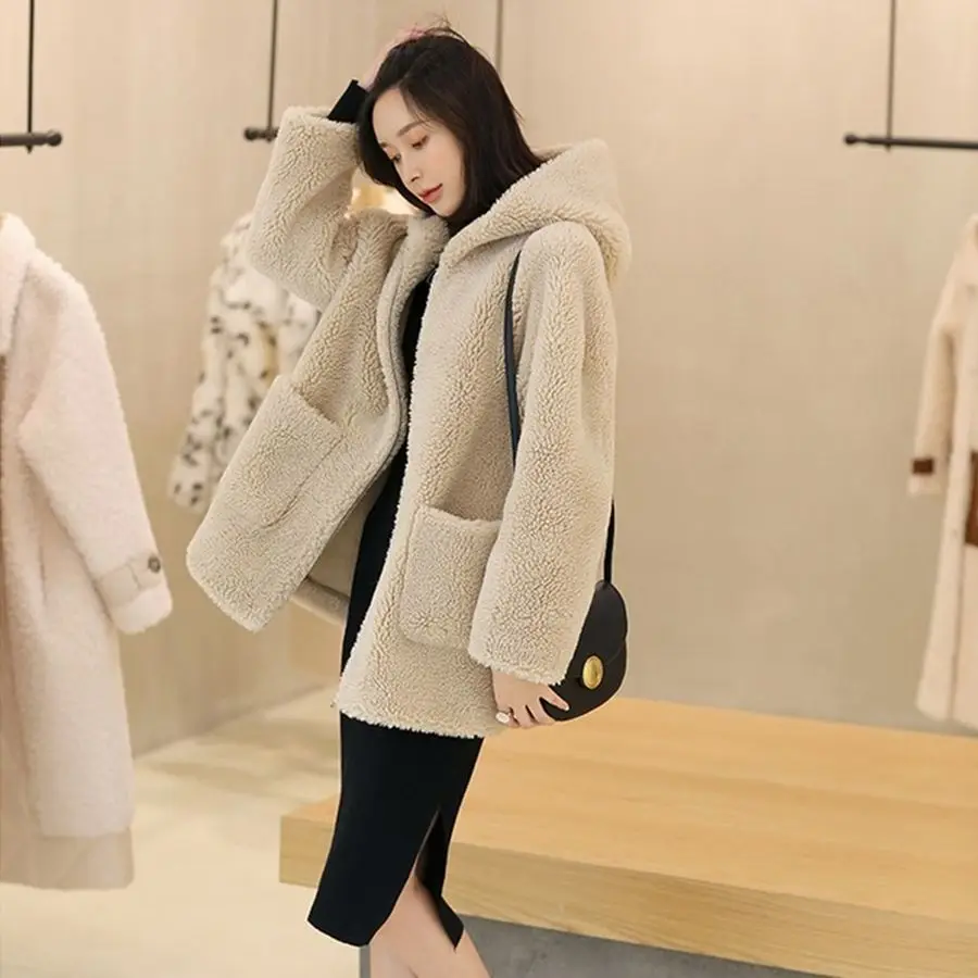 2022 Autumn Winter Sheep Shearling Jacket Ladies Warm Real Fur Coat Women Natural Fur Hooded Genuine Fur Outwear Female Clothes