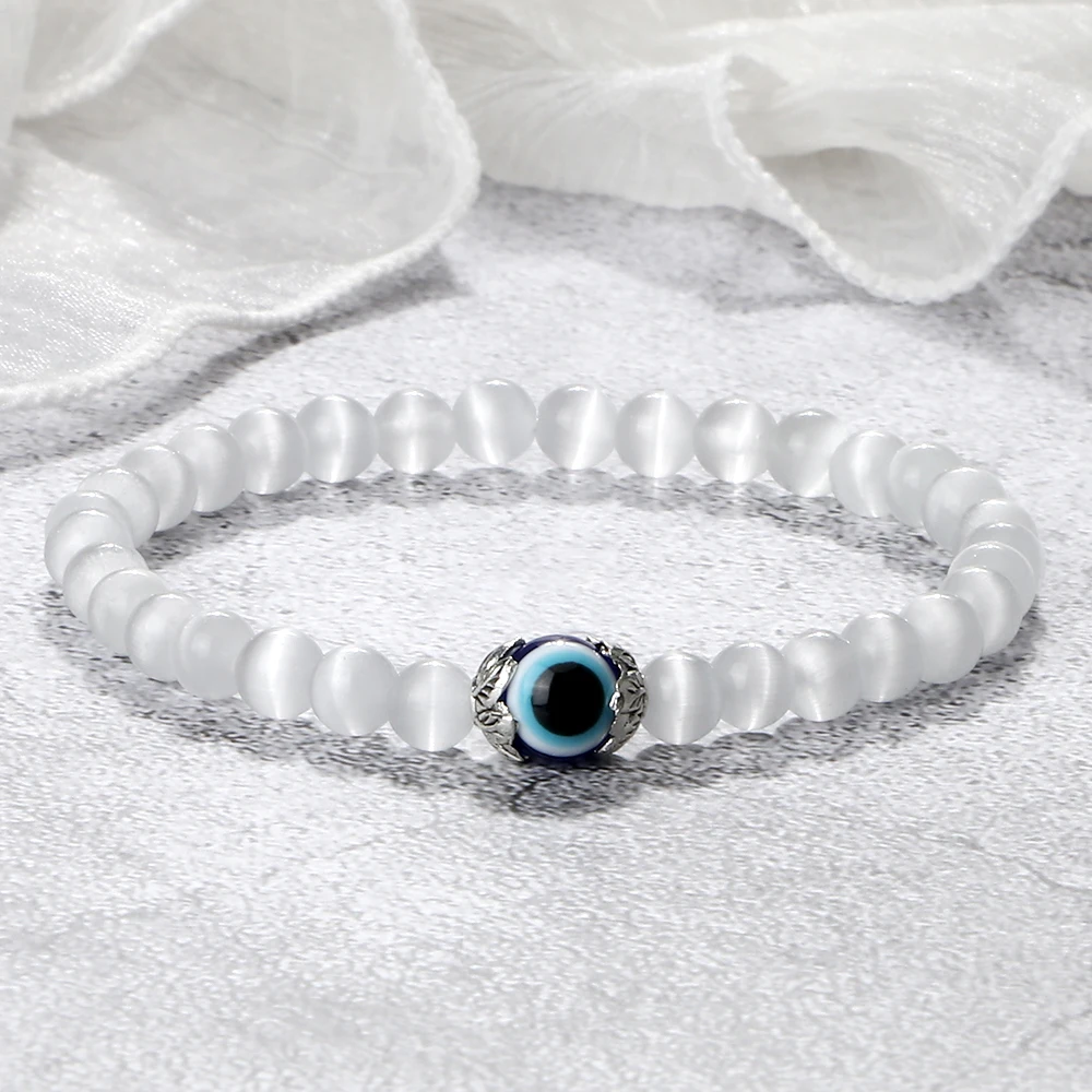 Браслет эластичный с бусинами из натурального камня 8 мм