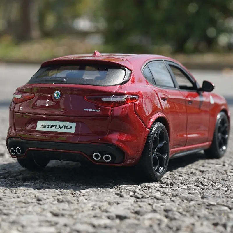 Модель автомобиля Bburago 1:24 Alfa Romeo Stelvio SUV из сплава модель литая металлическая