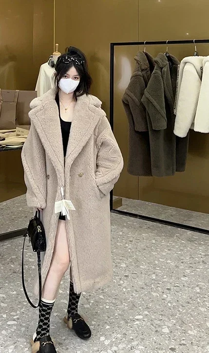 Женское зимнее пальто с плюшевым мишкой