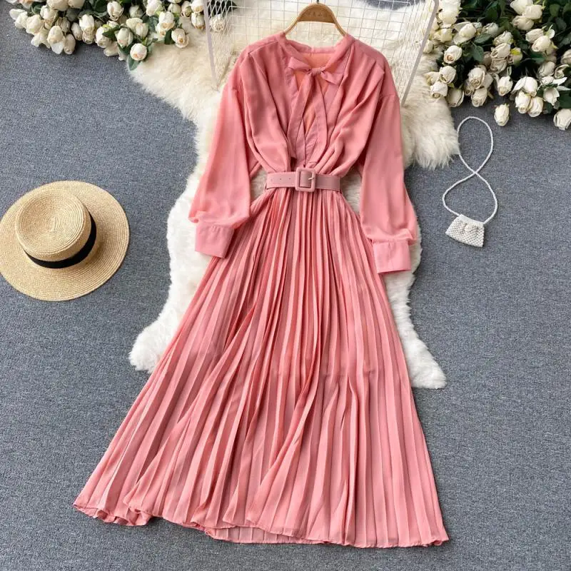 

Fashionable pleated dress for pregnant women with v-neck elegance White