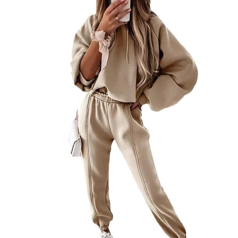 Женский спортивный костюм