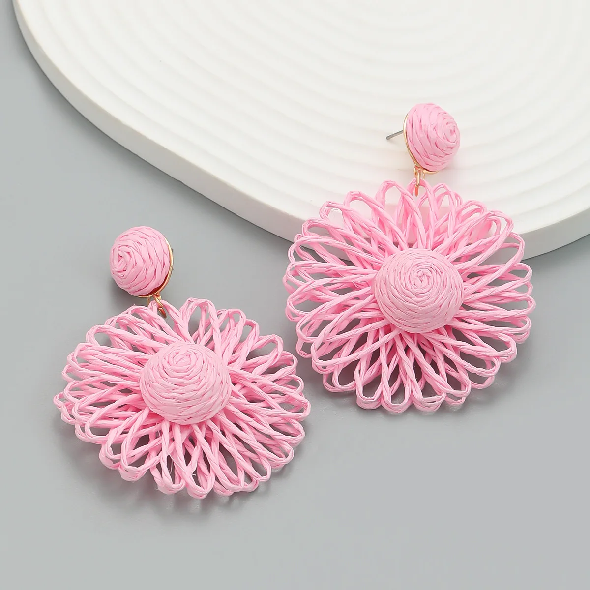 2023 New Fashion Hand-woven Flower Raffia Earrings for Women Boho Statement Summer Jewelry Festival Party Gifts Pendientes Mujer